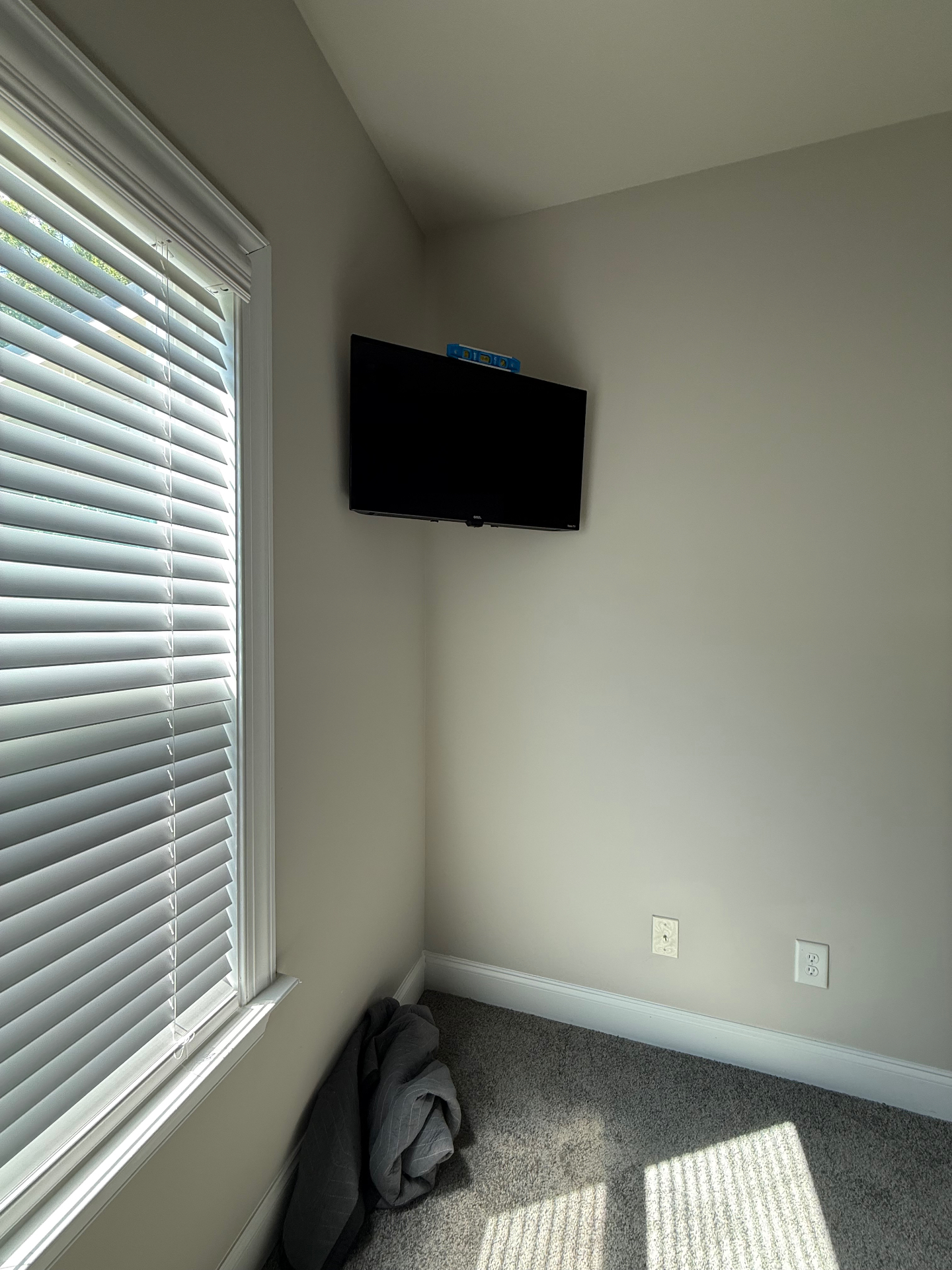 43-inch Fixed TV installation on Drywall in Alpharetta, GA